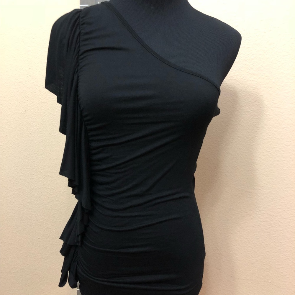 GB black one shoulder top
